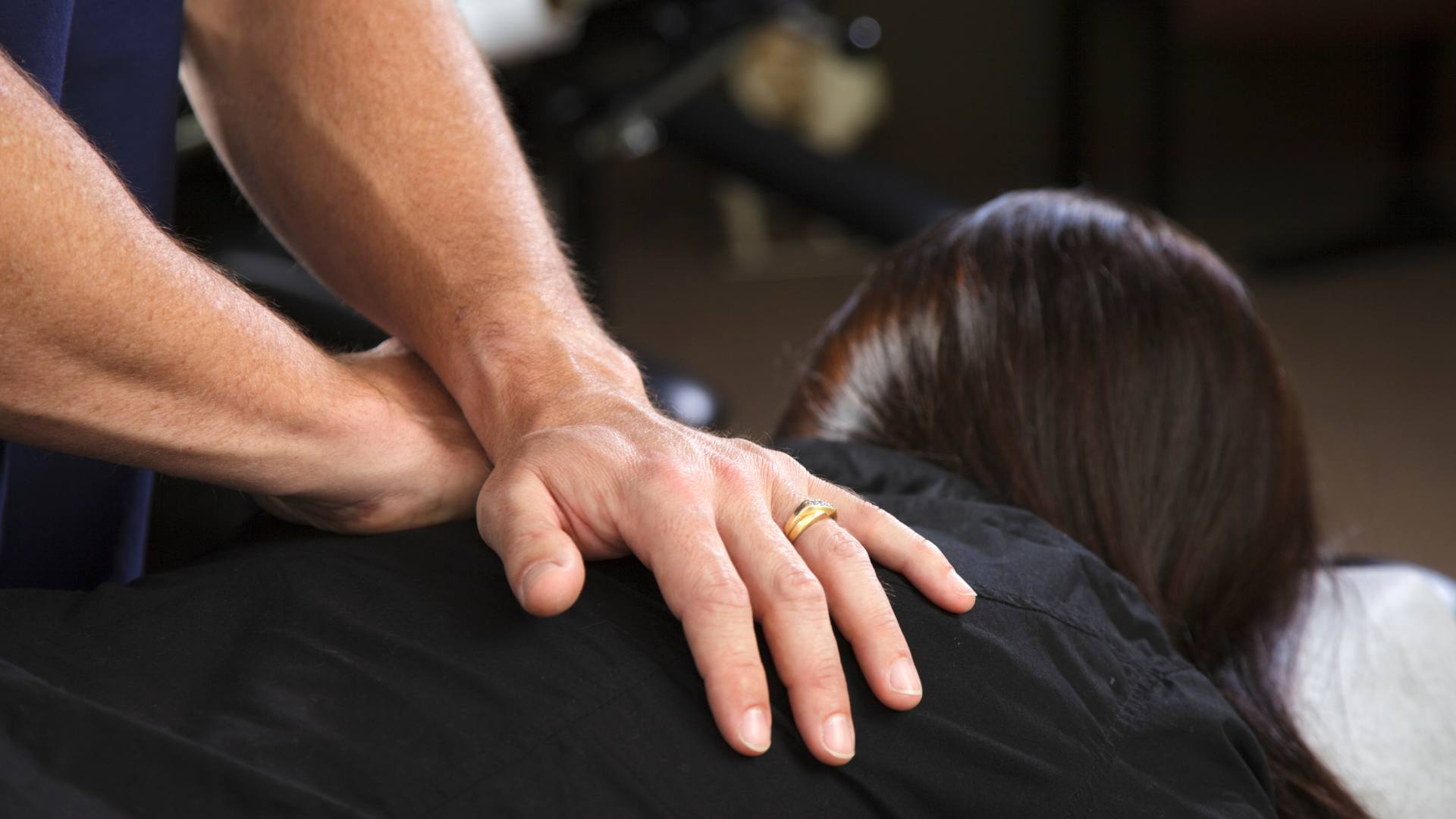 Physiotherapist vs. Chiropractor: How Do They Differ?